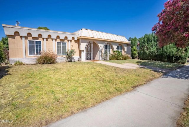 7511 Shoup Avenue, Los Angeles, CA 91307