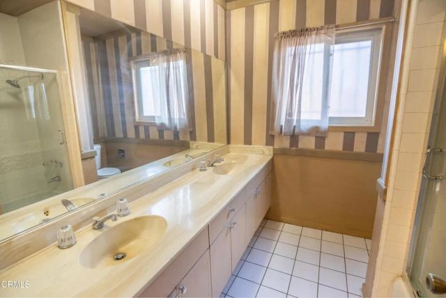 7511 Shoup Avenue, Los Angeles, CA 91307
