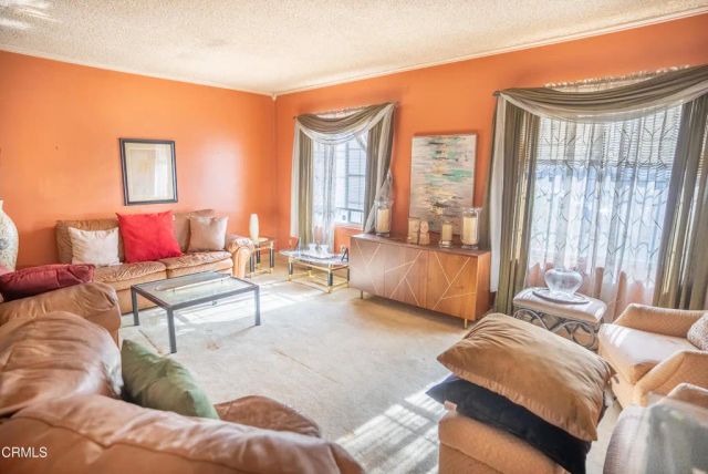 7511 Shoup Avenue, Los Angeles, CA 91307