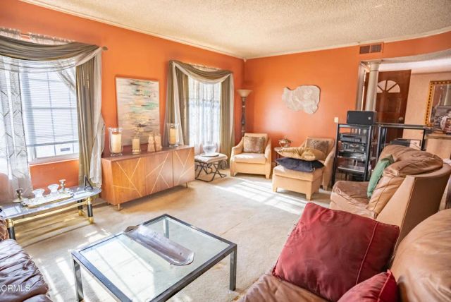 7511 Shoup Avenue, Los Angeles, CA 91307