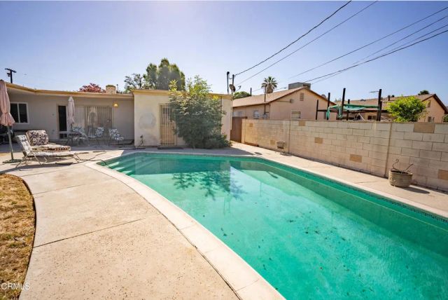 7511 Shoup Avenue, Los Angeles, CA 91307