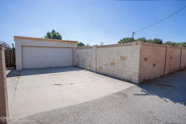 7511 Shoup Avenue, Los Angeles, CA 91307