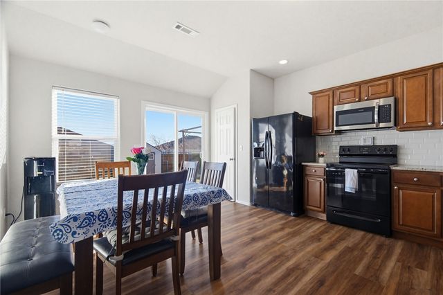 717 NW 69th Avenue, Bentonville, AR 72713