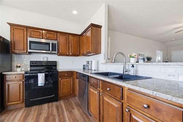 717 NW 69th Avenue, Bentonville, AR 72713