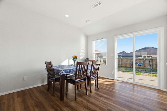 717 NW 69th Avenue, Bentonville, AR 72713