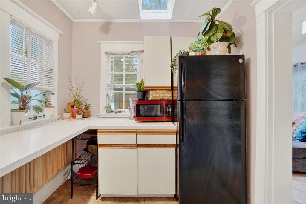 Image 13 of property listing at 16 N KEESEY ST, York, PA 17402