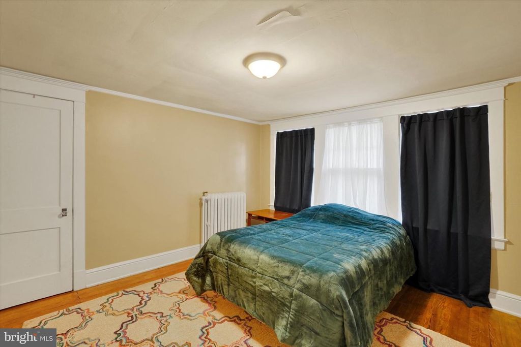 Image 15 of property listing at 16 N KEESEY ST, York, PA 17402