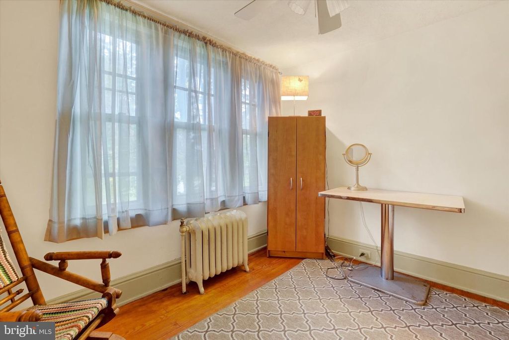 Image 19 of property listing at 16 N KEESEY ST, York, PA 17402