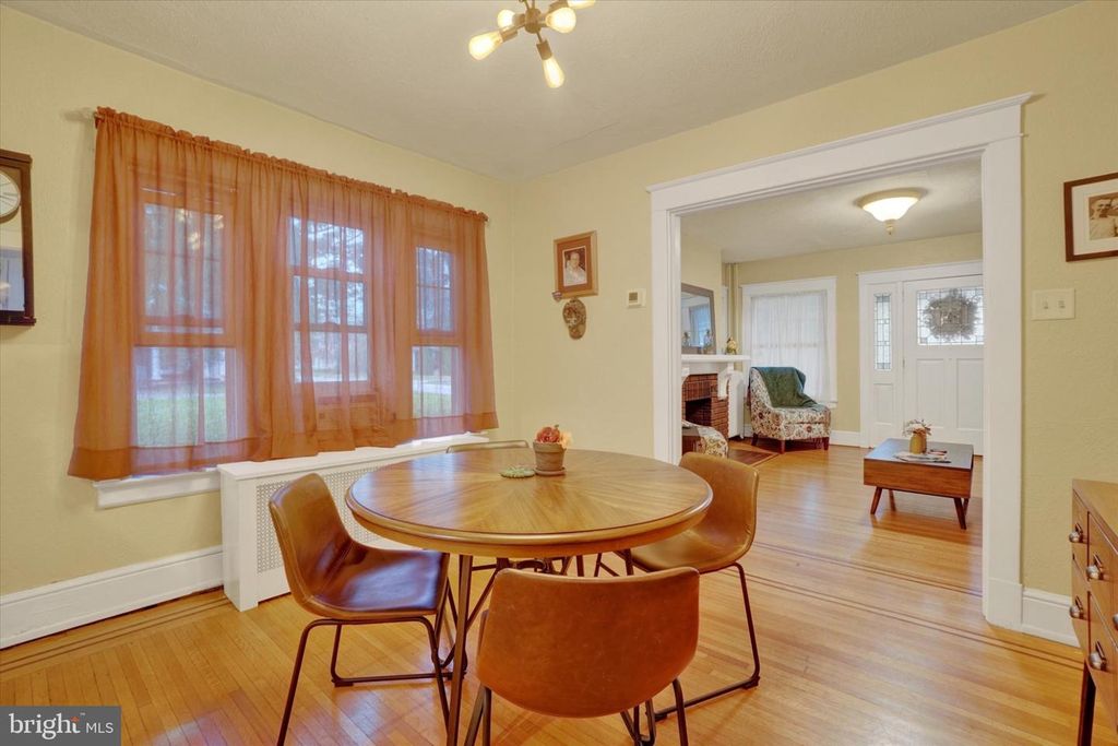 Image 7 of property listing at 16 N KEESEY ST, York, PA 17402
