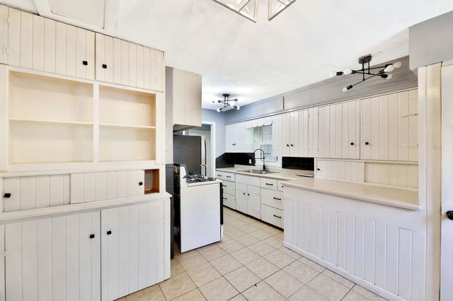 1751 N Payne, Wichita, KS 67203