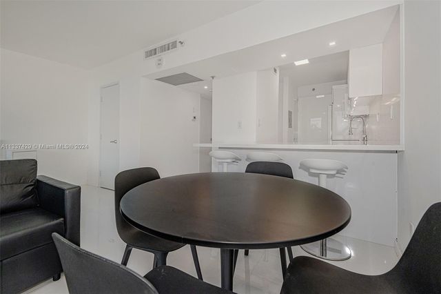 100 Lincoln Rd 519, Miami Beach, FL 33139