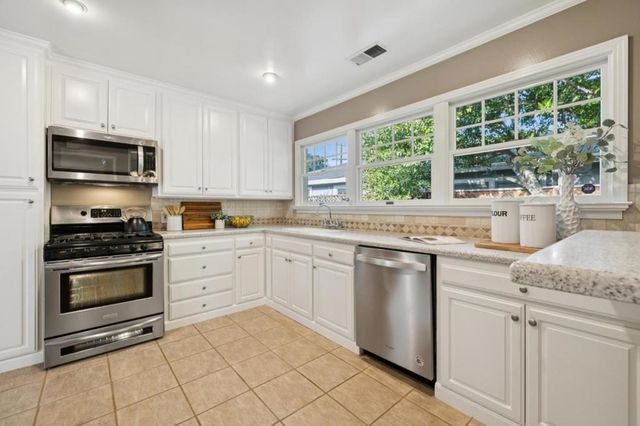 308 Hedge Road, Menlo Park, CA 94025