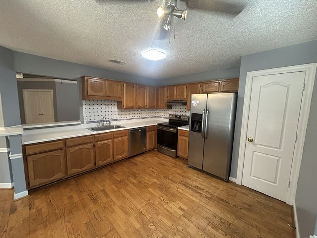 2820 Chapelwood Dr, Hermitage, TN 37076