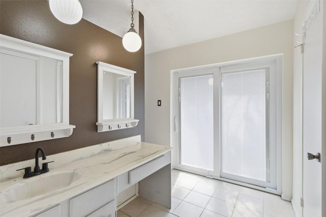 17211 Camberwell Green Lane, Houston, TX 77070