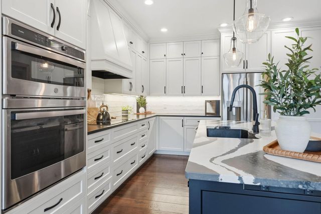 1978 Thom Drive, Arden Hills, MN 55112