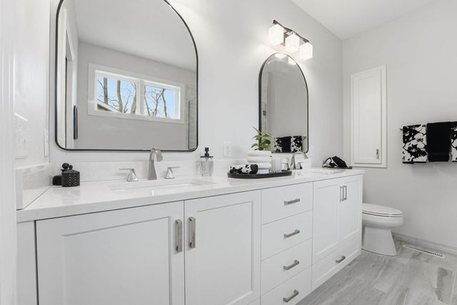 1978 Thom Drive, Arden Hills, MN 55112