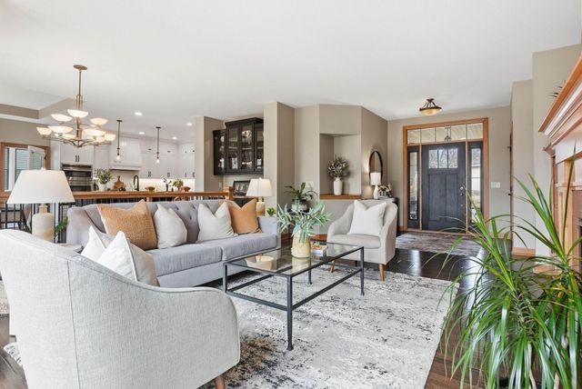 1978 Thom Drive, Arden Hills, MN 55112