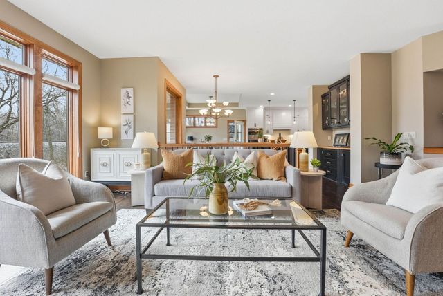 1978 Thom Drive, Arden Hills, MN 55112