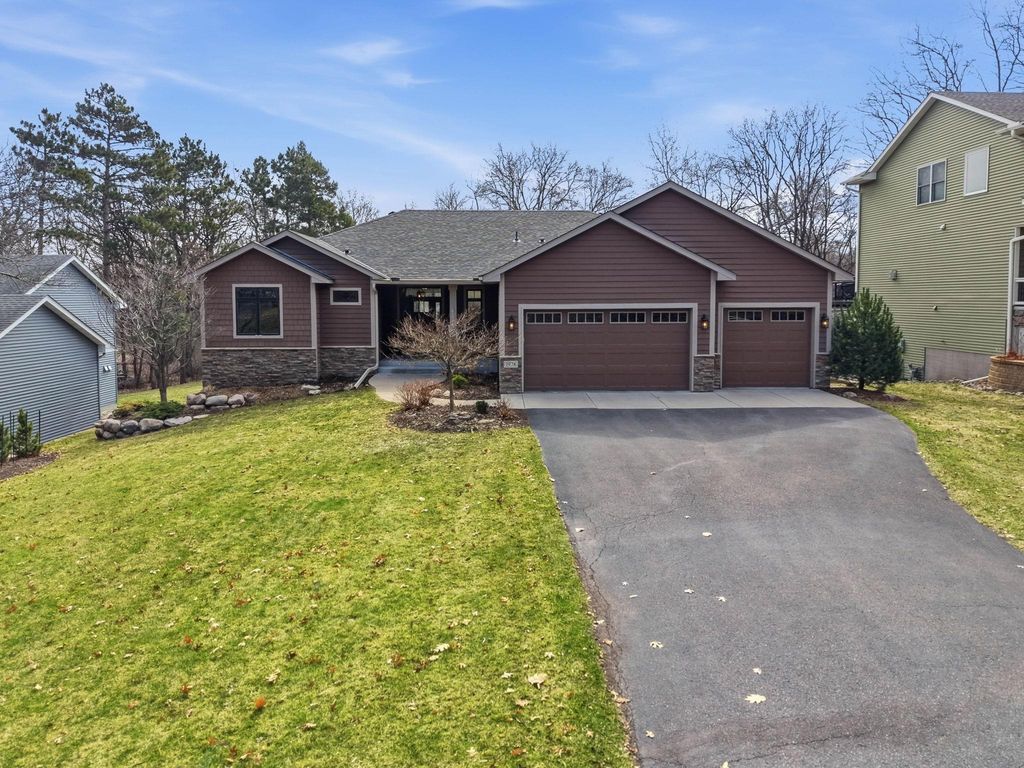 1978 Thom Drive, Arden Hills, MN 55112