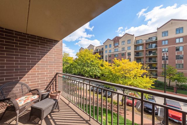 10 S Wille Street 303, Mount Prospect, IL 60056