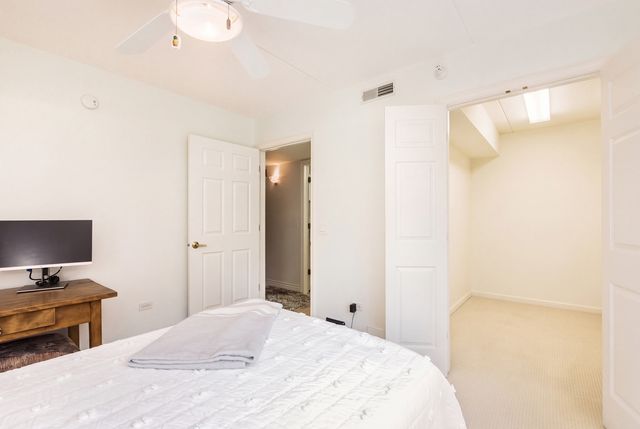 10 S Wille Street 303, Mount Prospect, IL 60056
