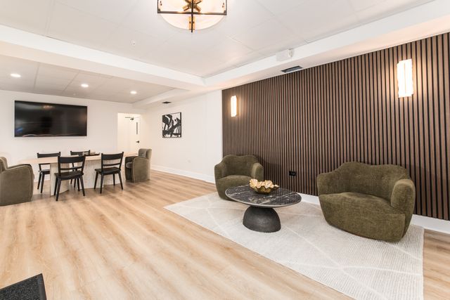 10 S Wille Street 303, Mount Prospect, IL 60056