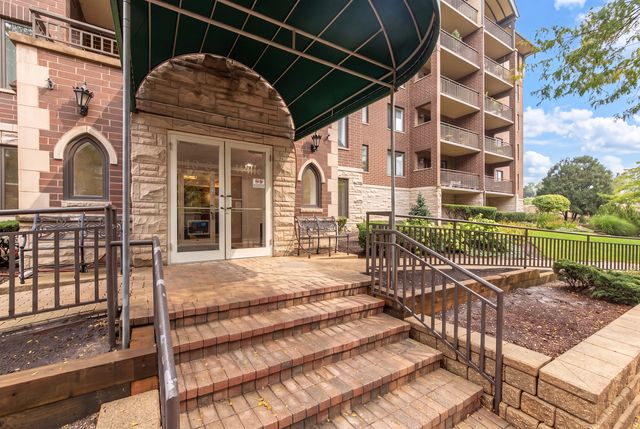 10 S Wille Street 303, Mount Prospect, IL 60056