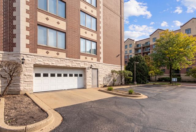 10 S Wille Street 303, Mount Prospect, IL 60056