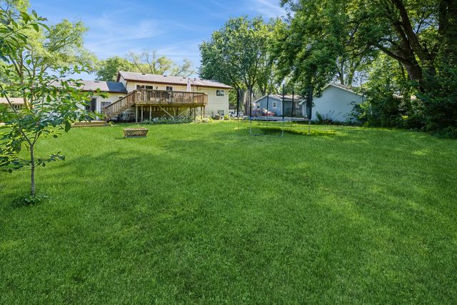 4910 Willow Lane, Mchenry, IL 60050