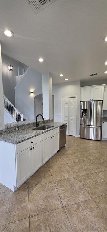 Image 15 of property listing at 13414 PHOENIX DRIVE, Orlando, FL 32828