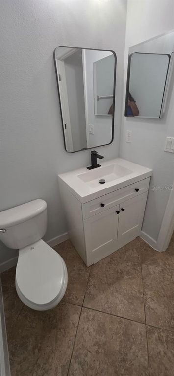 Image 8 of property listing at 13414 PHOENIX DRIVE, Orlando, FL 32828