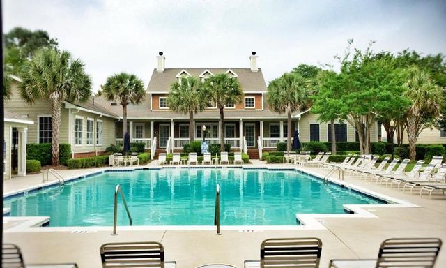 1600 Long Grove Drive 228, Mount Pleasant, SC 29464