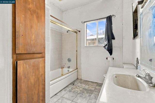 2912 Delaware St, Oakland, CA 94602