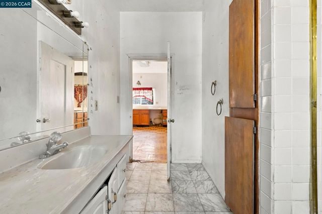 2912 Delaware St, Oakland, CA 94602