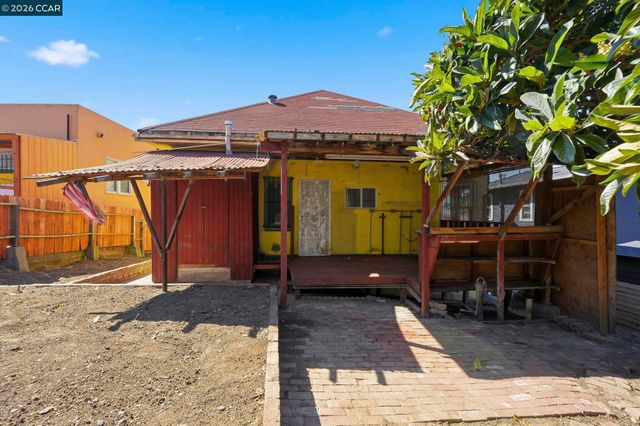 2912 Delaware St, Oakland, CA 94602