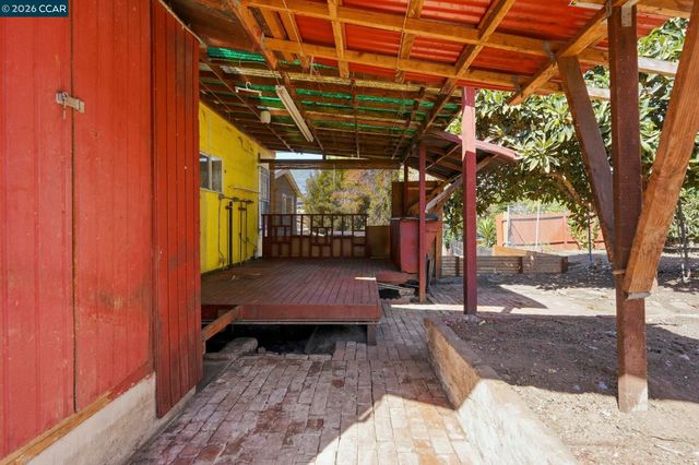 2912 Delaware St, Oakland, CA 94602