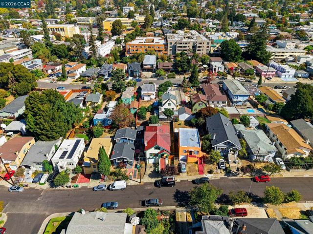 2912 Delaware St, Oakland, CA 94602