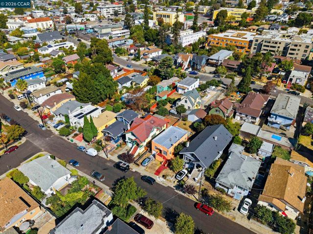 2912 Delaware St, Oakland, CA 94602