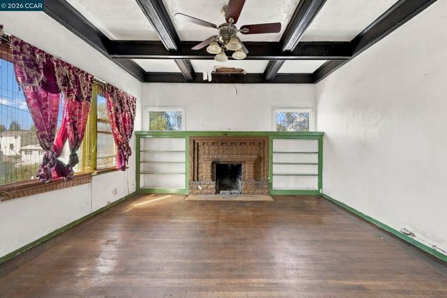 2912 Delaware St, Oakland, CA 94602
