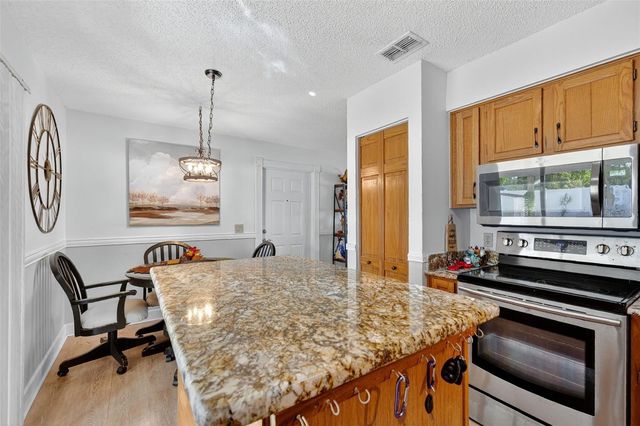 1239 PADGETT CIRCLE, Lady Lake, FL 32159