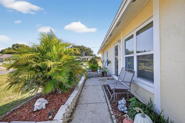 1239 PADGETT CIRCLE, Lady Lake, FL 32159