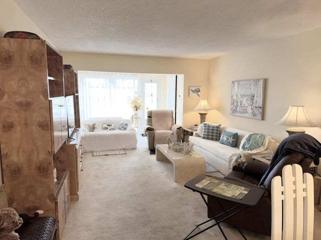 1030 Silk Oak Terrace 101, Delray Beach, FL 33445