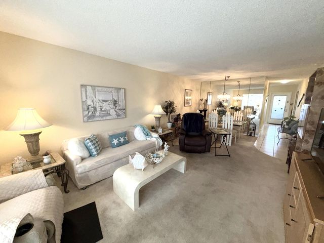 1030 Silk Oak Terrace 101, Delray Beach, FL 33445