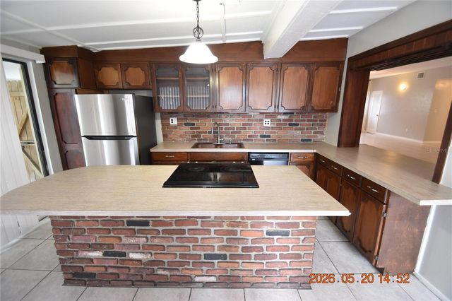 8720 FLAME VINE AVENUE, Seminole, FL 33777