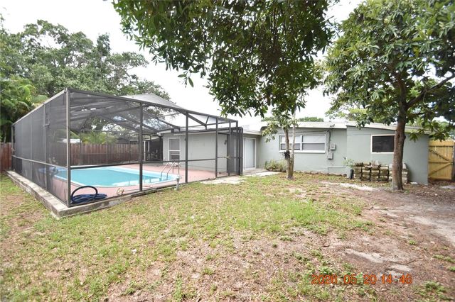 8720 FLAME VINE AVENUE, Seminole, FL 33777