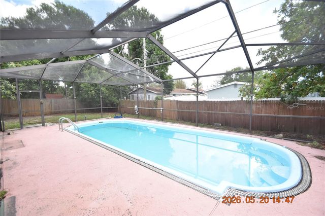 8720 FLAME VINE AVENUE, Seminole, FL 33777