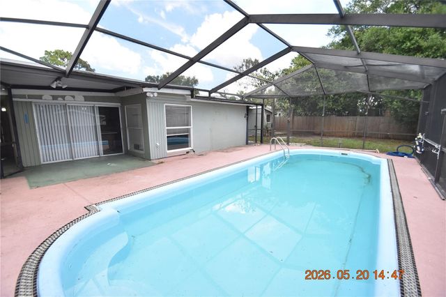 8720 FLAME VINE AVENUE, Seminole, FL 33777