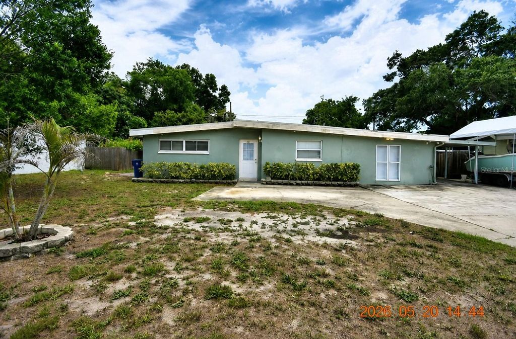 8720 FLAME VINE AVENUE, Seminole, FL 33777