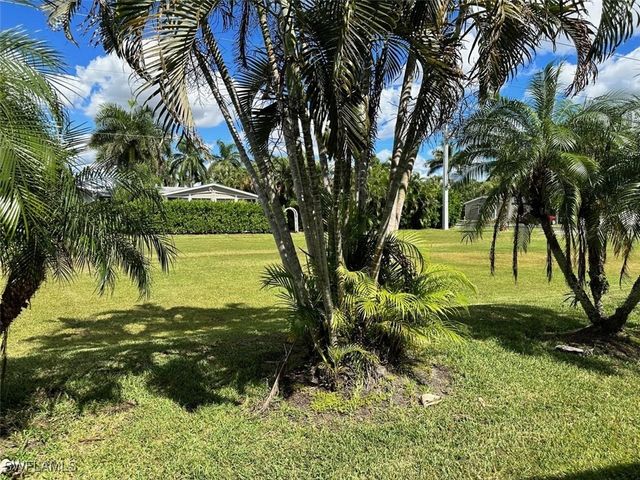 1453 Diamond Lake CIR, Naples, FL 34114