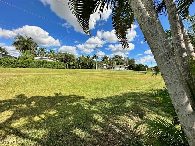 1453 Diamond Lake CIR, Naples, FL 34114